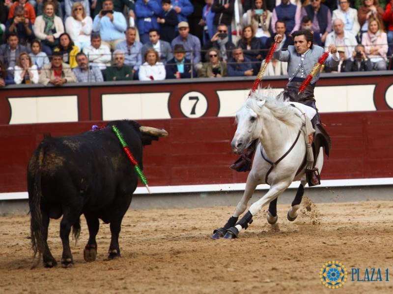 HISTOIRE // Diego Ventura coupe le 13eme rabo dans l’histoire de la Plaza de Las Ventas MADRID et le premier pour un rejoneador