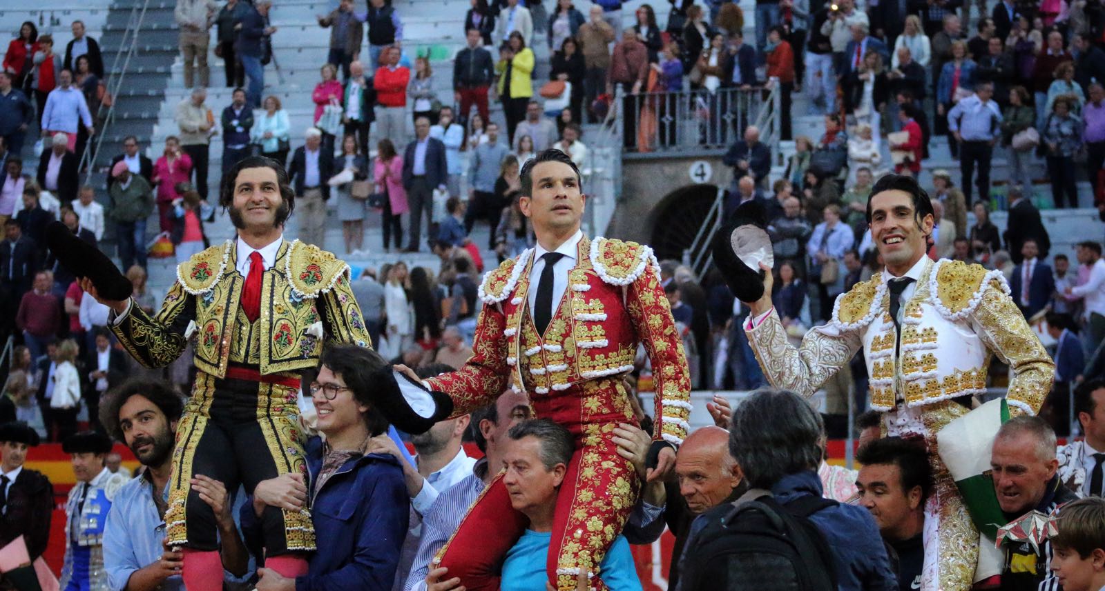 GRANADA, ANTEQUERA, ARANJUEZ, CACERES …les courses du samedi.