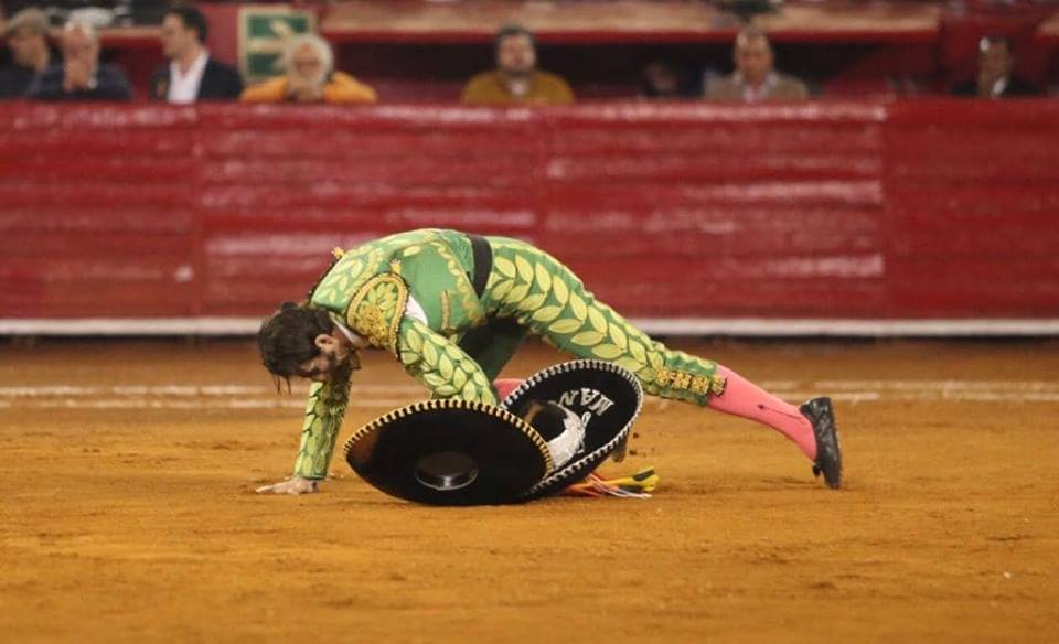 MEXICO (16-12) JUAN JOSE PADILLA dit adieu avec émotion, oreille pour ARTURO SALDIVAR