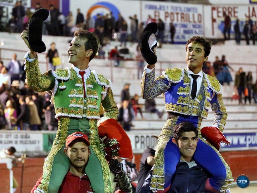 Jalpa (Zacatecas – MEXICO) (01/01/2019) – Arturo Macías et Leo Valadez a hombros pour le nouvel an