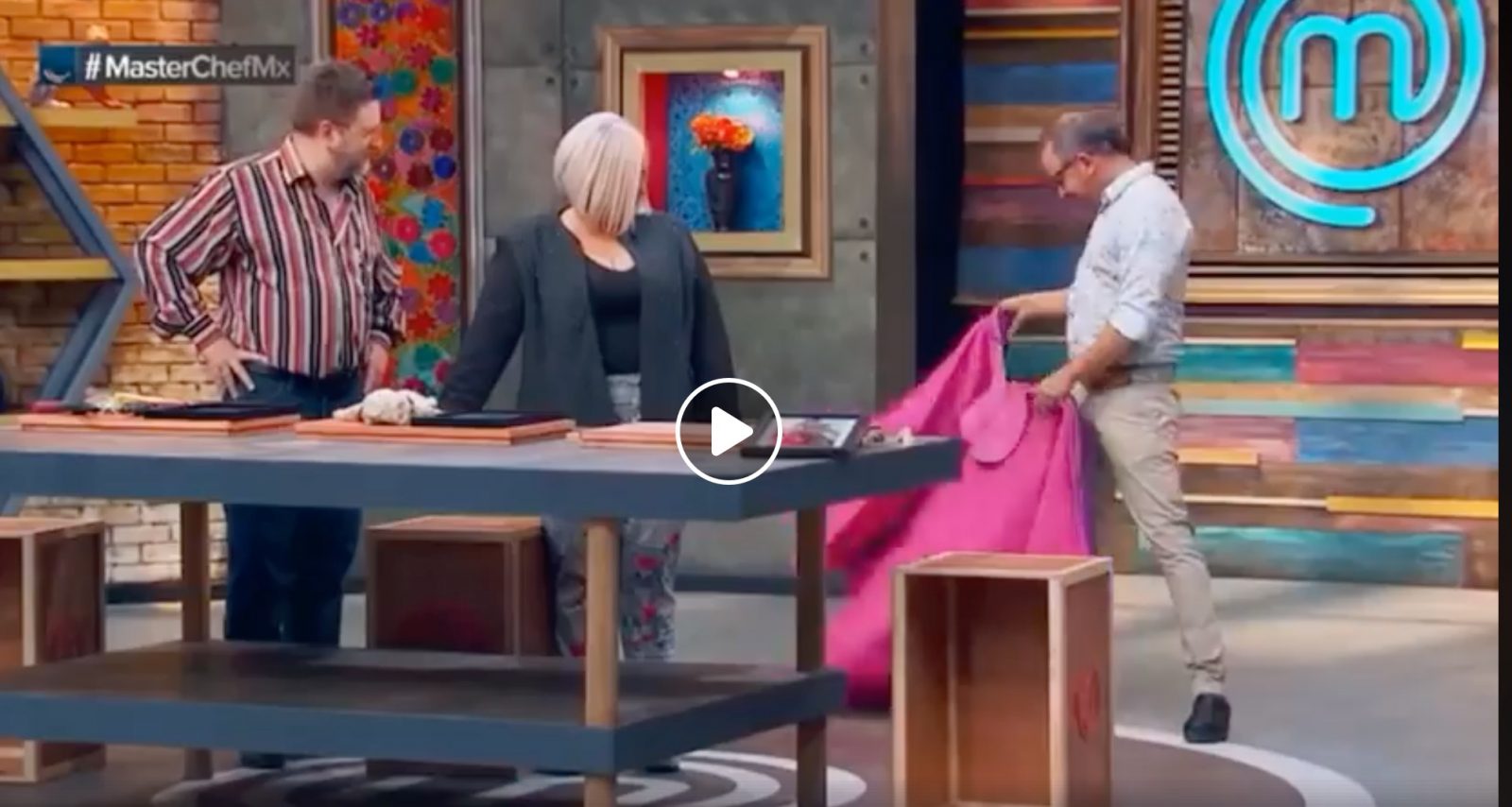 MASTERCHEF (Mexico) – Démonstration de capote dans la célèbre émission culinaire MASTERCHEF