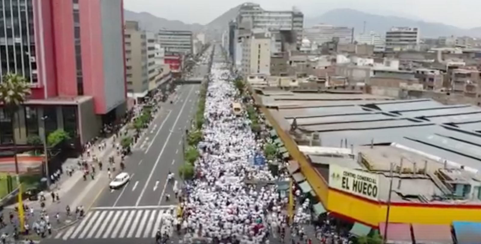 Perú taurino// 40 000 personnes dans la rue pour défendre la liberté de la Tauromachie