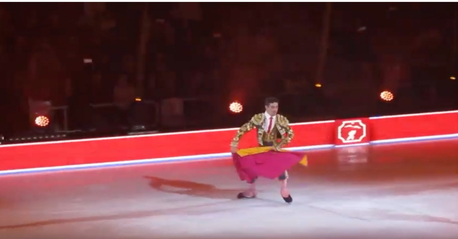 VIDEO // Javier Fernández, le Torero Patineur