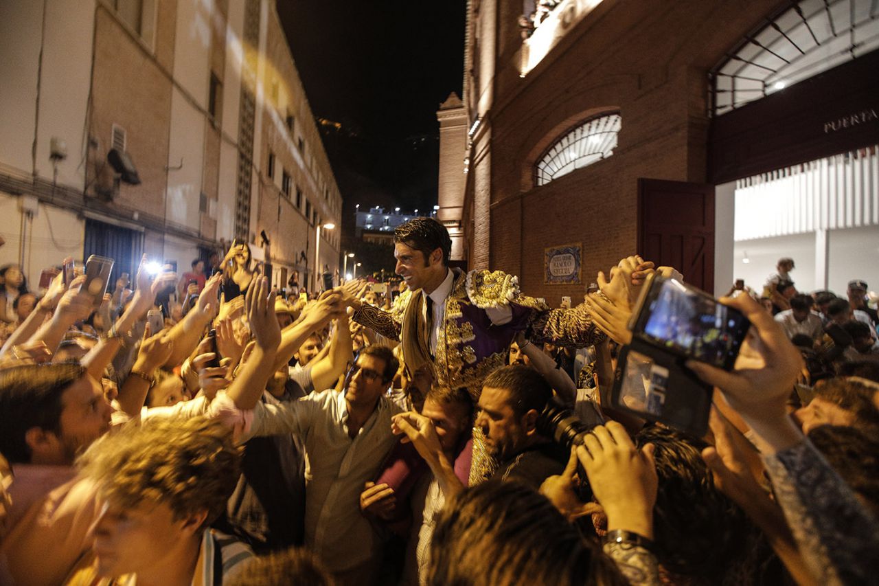 MALAGA (17-08-2019) VIDEO // MANZANARES sans épée, CAYETANO par la grande porte