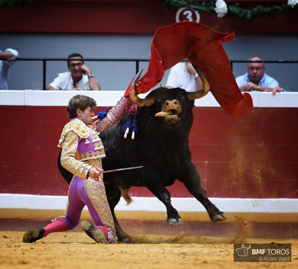 SAN SEBASTIAN (16-08-2019) VIDEO // Un énorme JUAN LEAL privé de la Grande Porte