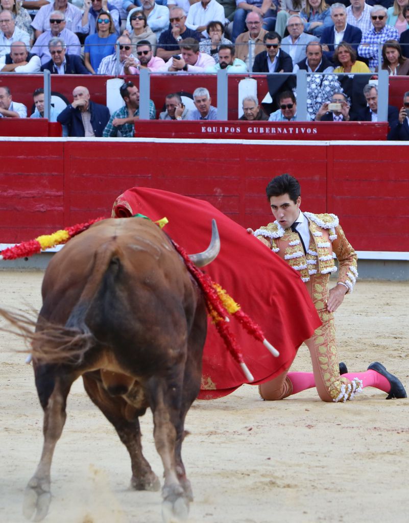 ALBACETE (10-09-2019) VIDEO // ALVARO LORENZO privé de grande porte. Oreille pour ENRIQUE PONCE