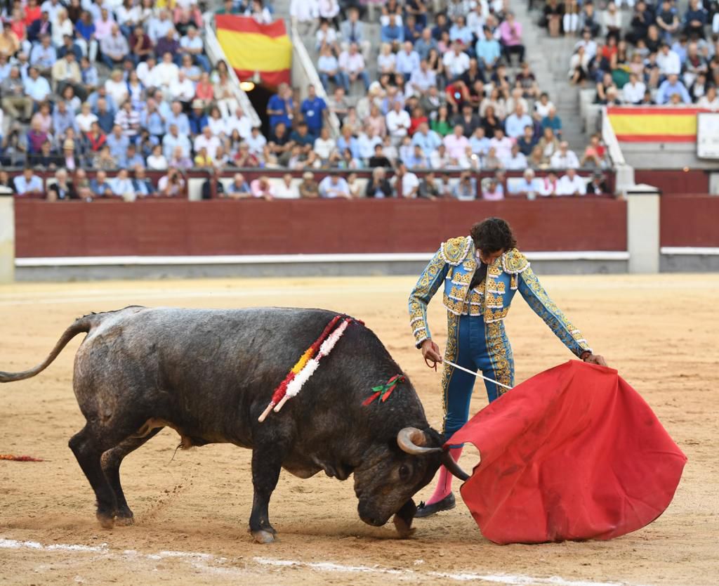 MADRID (06-10-2019) VIDEO // La main gauche de CURRO DIAZ sauve la tarde.