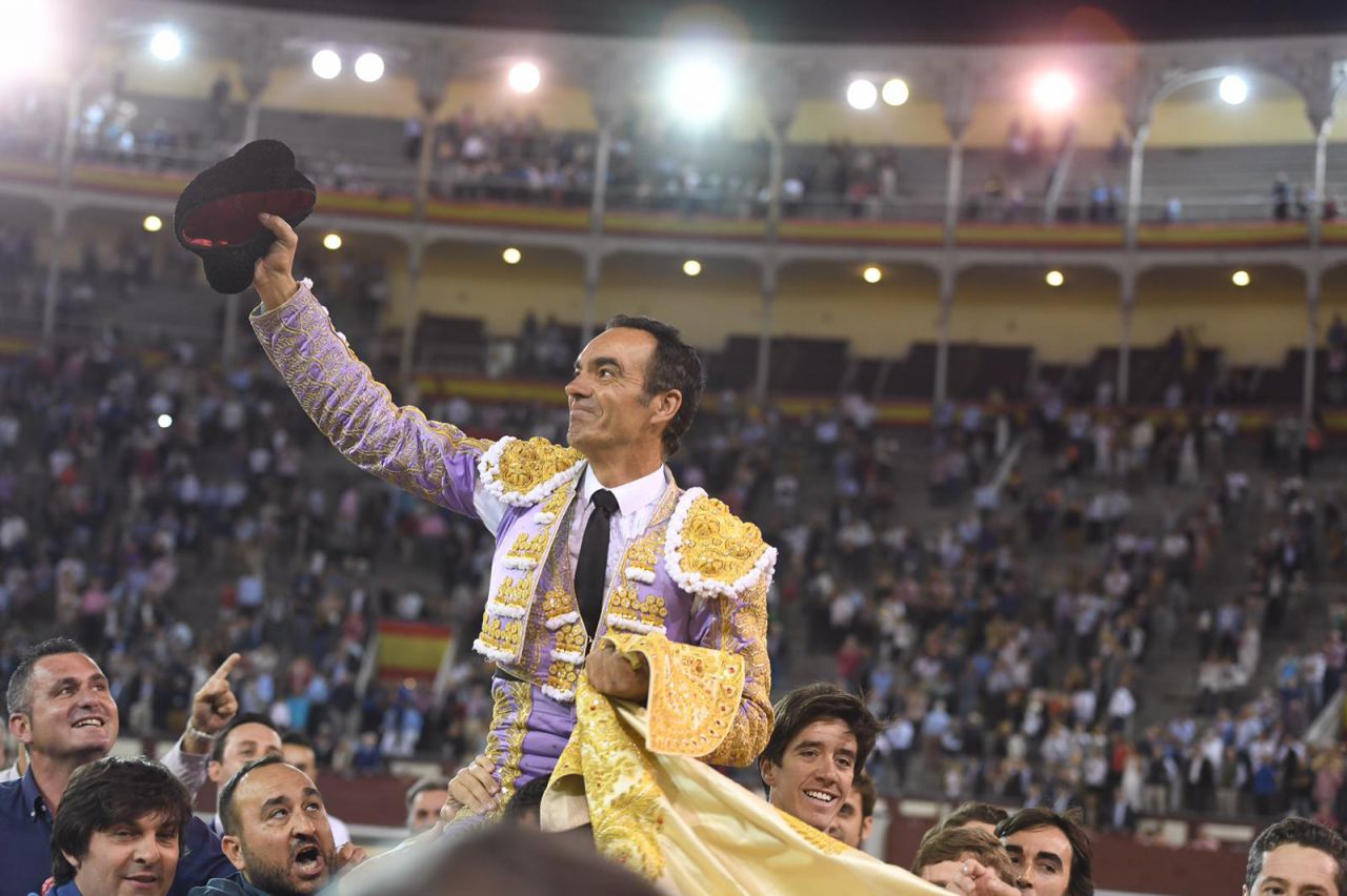MADRID (04-10-2019) VIDEO // EL CID a hombros par la porte des cuadrillas pour ses adieux à Las Ventas