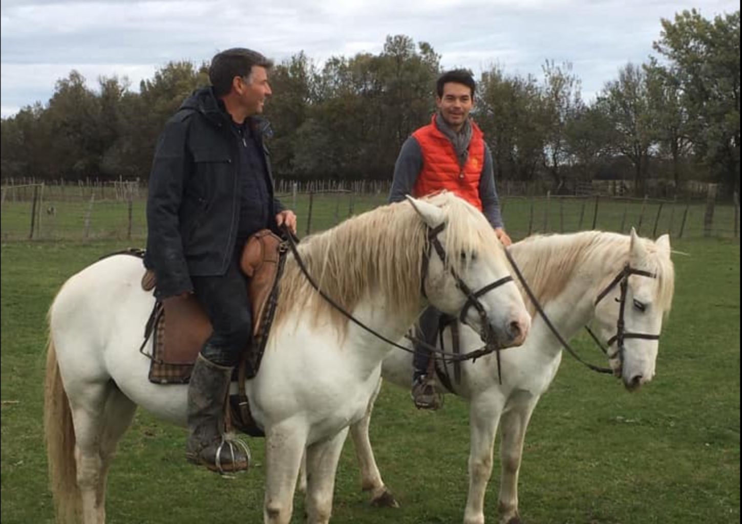VIDEO // L’équithérapie camarguaise avec Manolo Vanegas