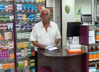 JACQUES BLATIERE DE LA MANADE A LA PHARMACIE