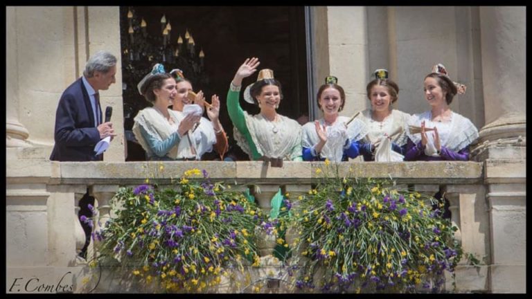 Le peuple dArles a une nouvelle Reine